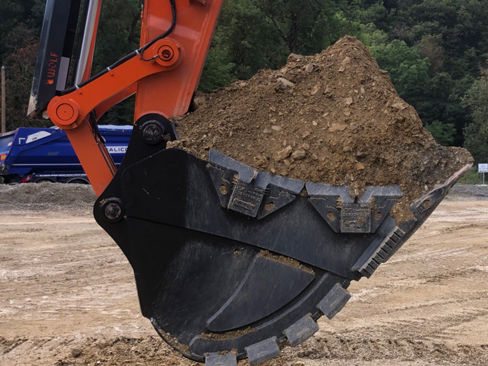 The Hitachi ZX350LC-7 SLF is a perfect blend of power and